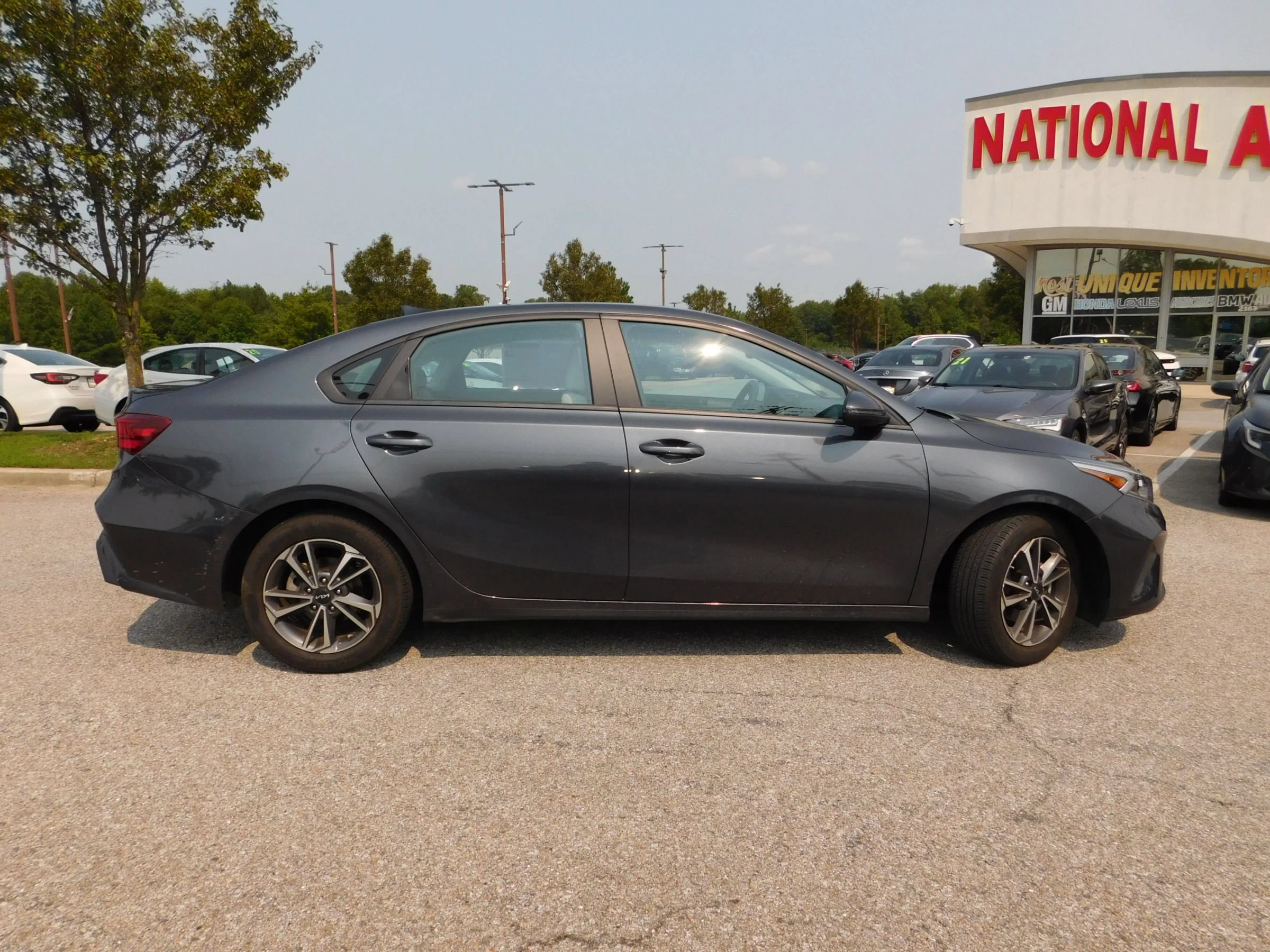 Used 2023 Kia Forte LXS w/ LXS Technology Package FWD image 5
