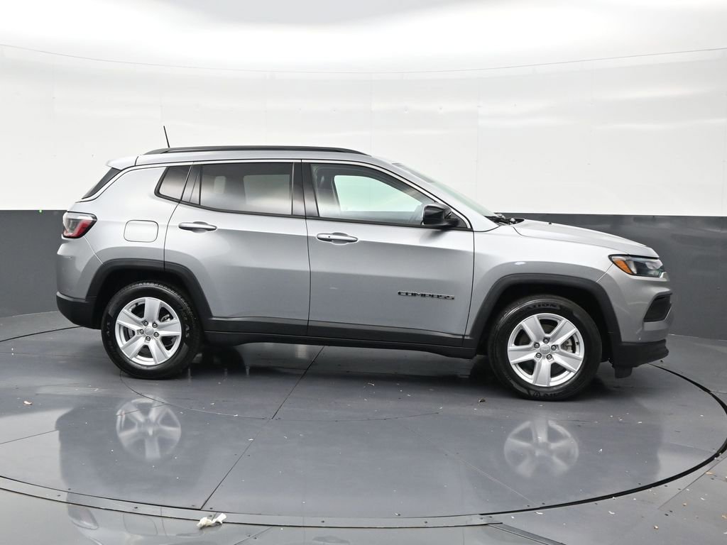 Used 2022 Jeep Compass Latitude FWD image 6