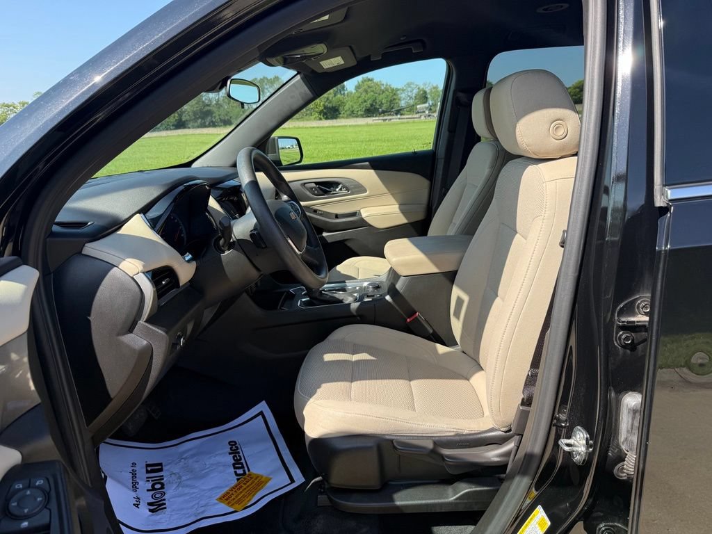 Used 2023 Chevrolet Traverse LS AWD/4WD image 28