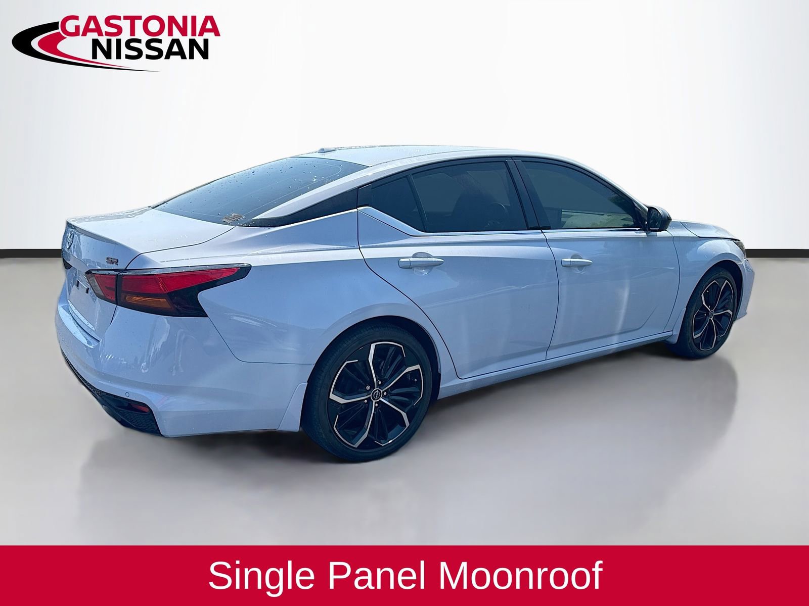 Used 2024 Nissan Altima 2.5 SR w/ SR Premium Package FWD image 9