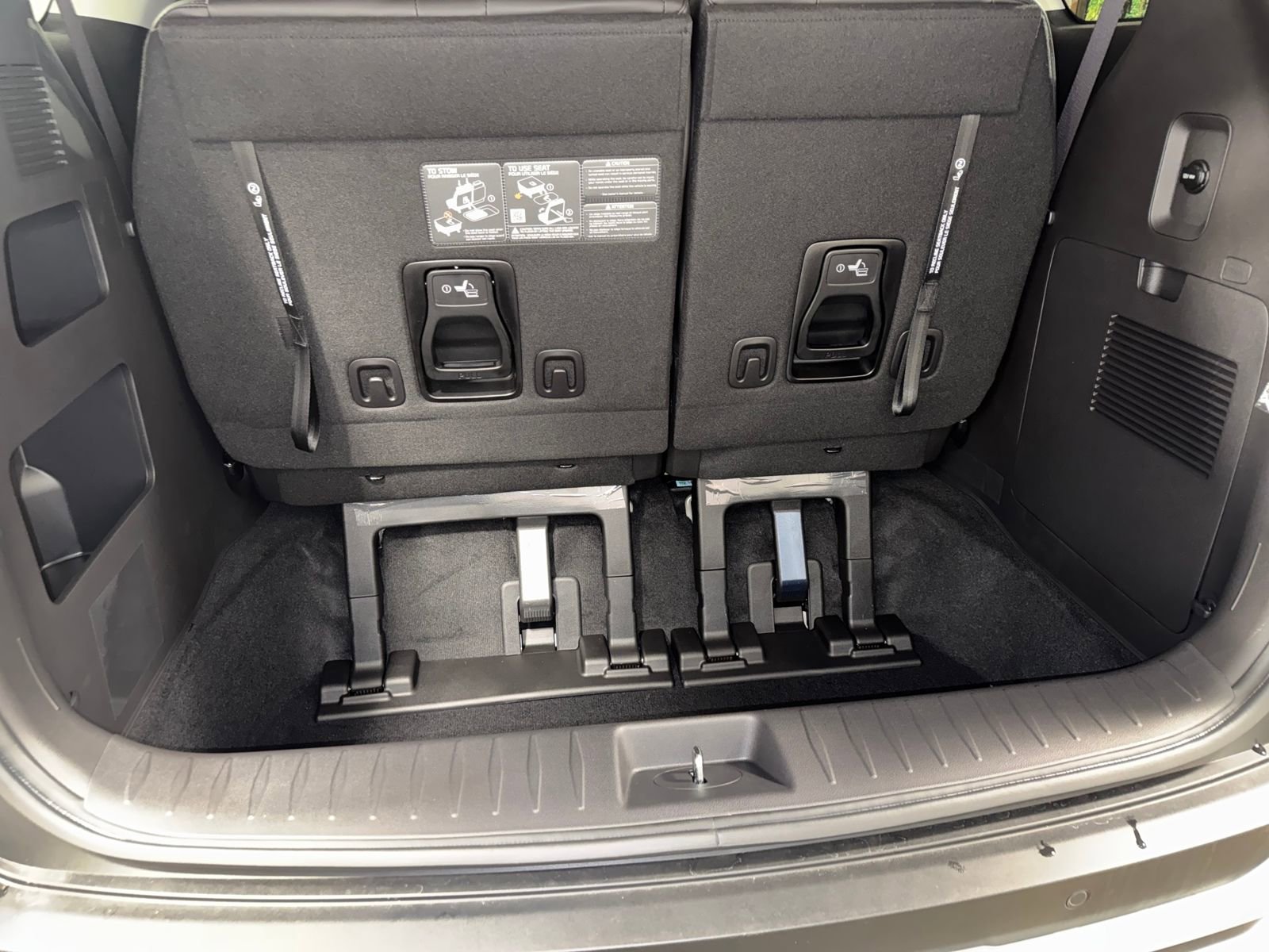 New 2026 Kia Carnival FWD image 29