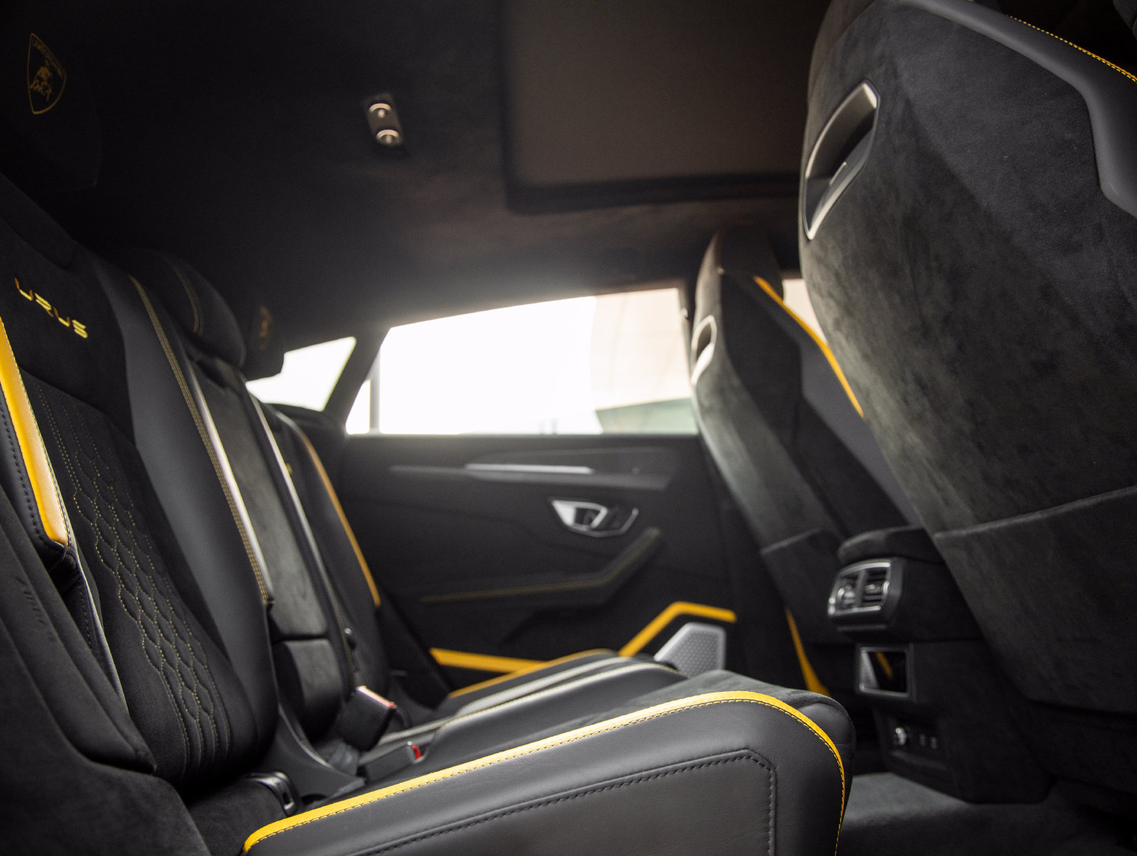 Used 2024 Lamborghini Urus Performante AWD/4WD image 48