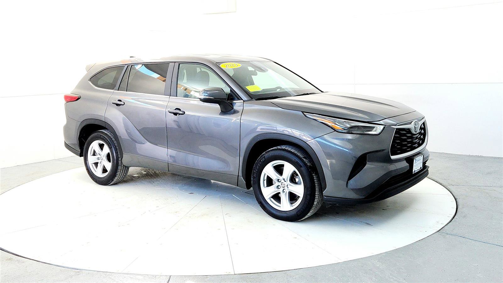 Certified 2023 Toyota Highlander L image 7