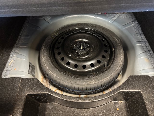Used 2018 Chevrolet Impala LT FWD image 22
