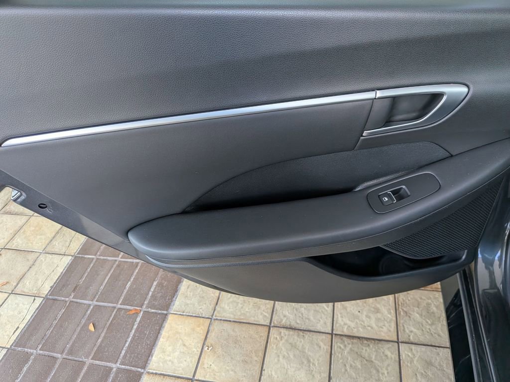 Used 2025 Hyundai Sonata SEL FWD image 23