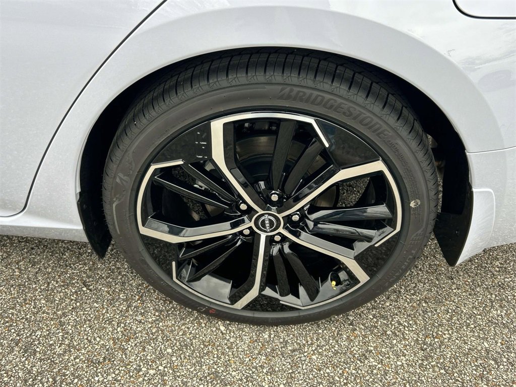 New 2025 Nissan Altima 2.5 SR w/ SR Premium Package image 11