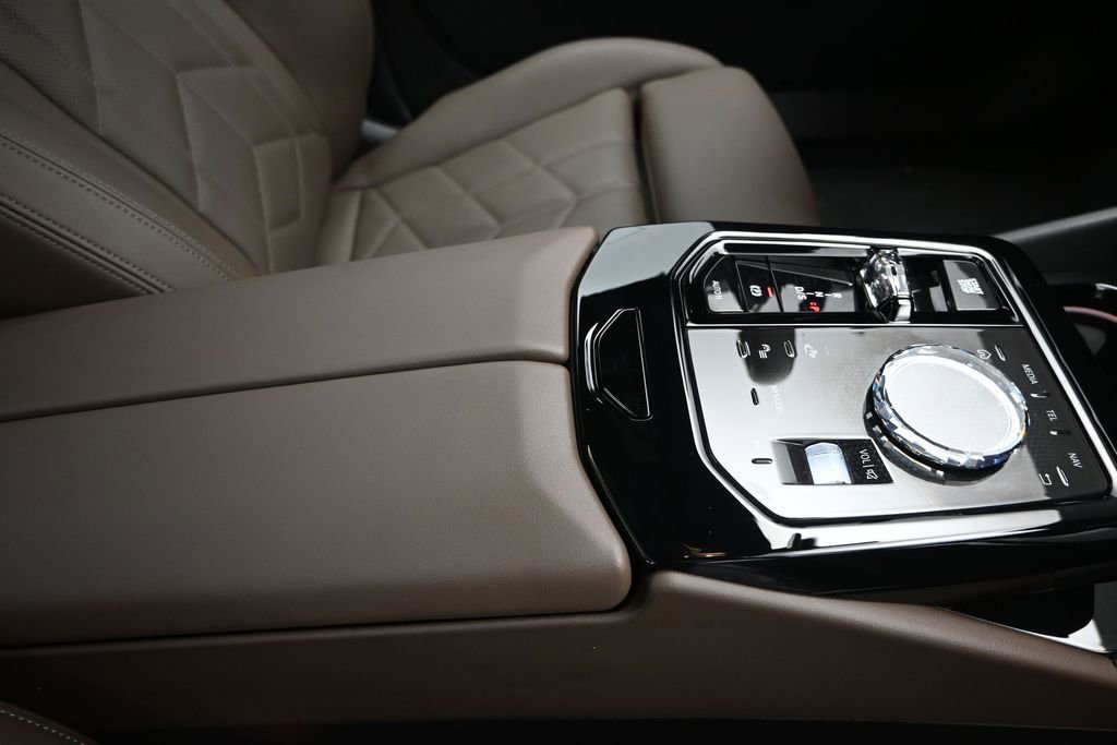 Certified 2026 BMW 530i RWD image 28