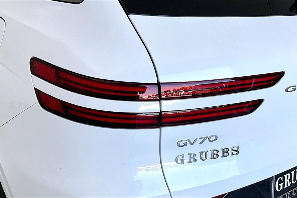 New 2026 Genesis GV70 2.5T Sport Prestige w/ G1 Accessory Package AWD/4WD image 33