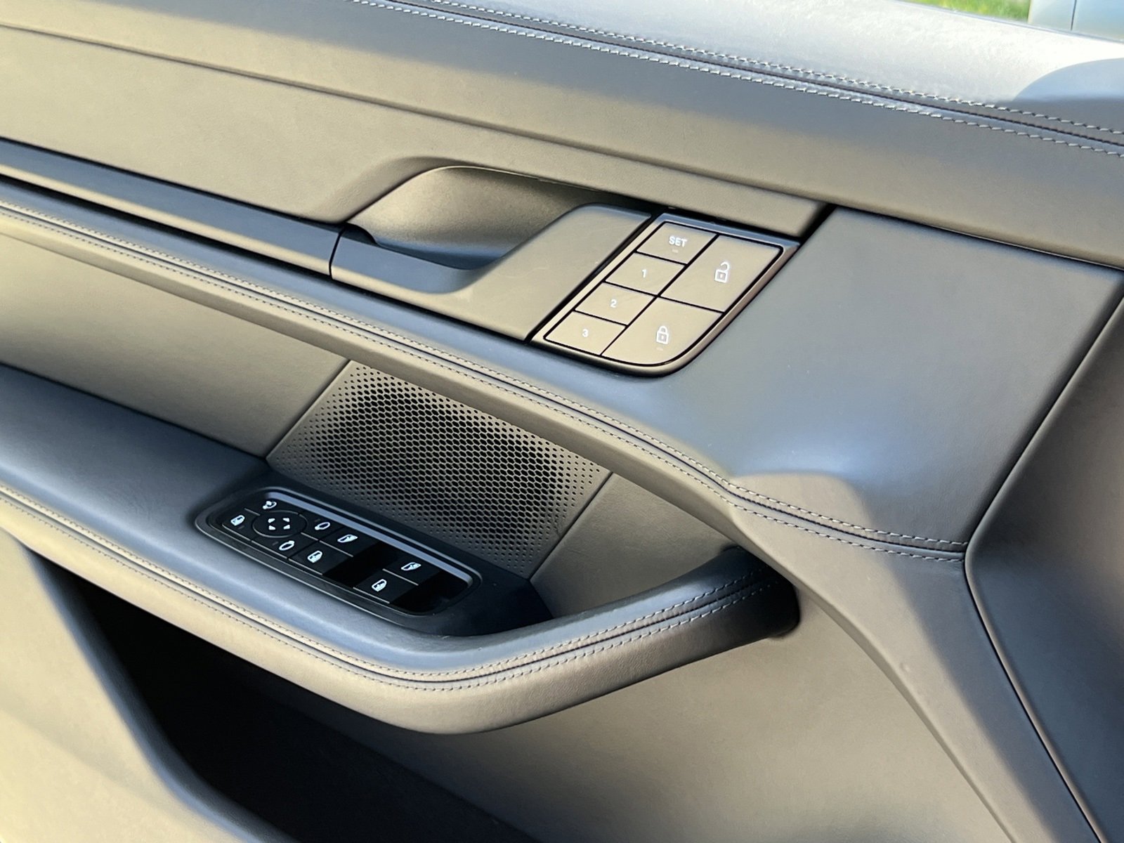 Certified 2022 Porsche Taycan GTS image 30