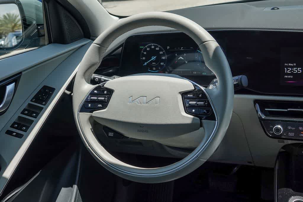 Certified 2023 Kia Niro Wind FWD image 13