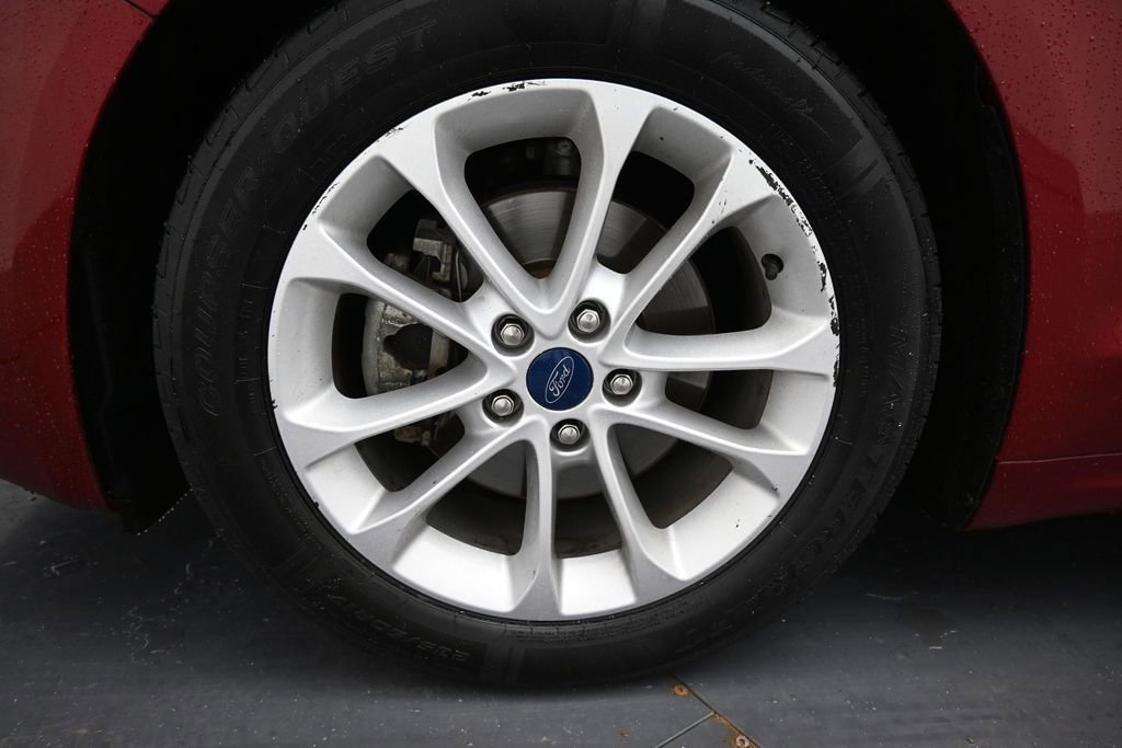 Used 2019 Ford Fusion SE FWD image 29