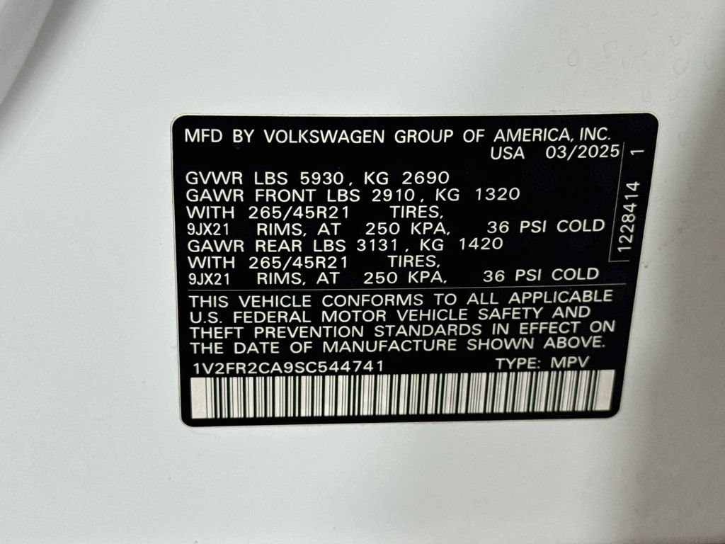Used 2025 Volkswagen Atlas SEL Premium R-Line AWD/4WD image 44