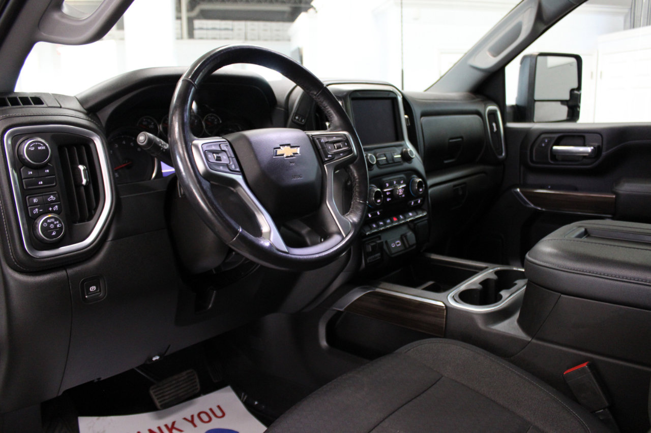 Used 2021 Chevrolet Silverado 2500 LT w/ Convenience Package image 8