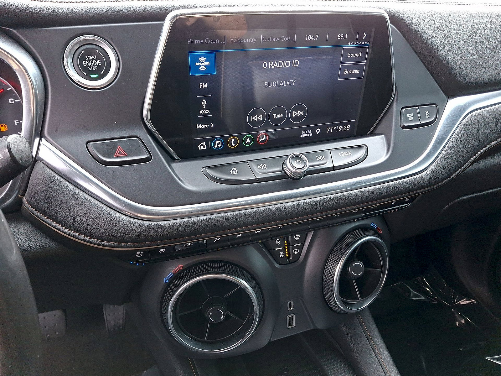 Used 2019 Chevrolet Blazer Premier w/ Driver Confidence II Package FWD image 14