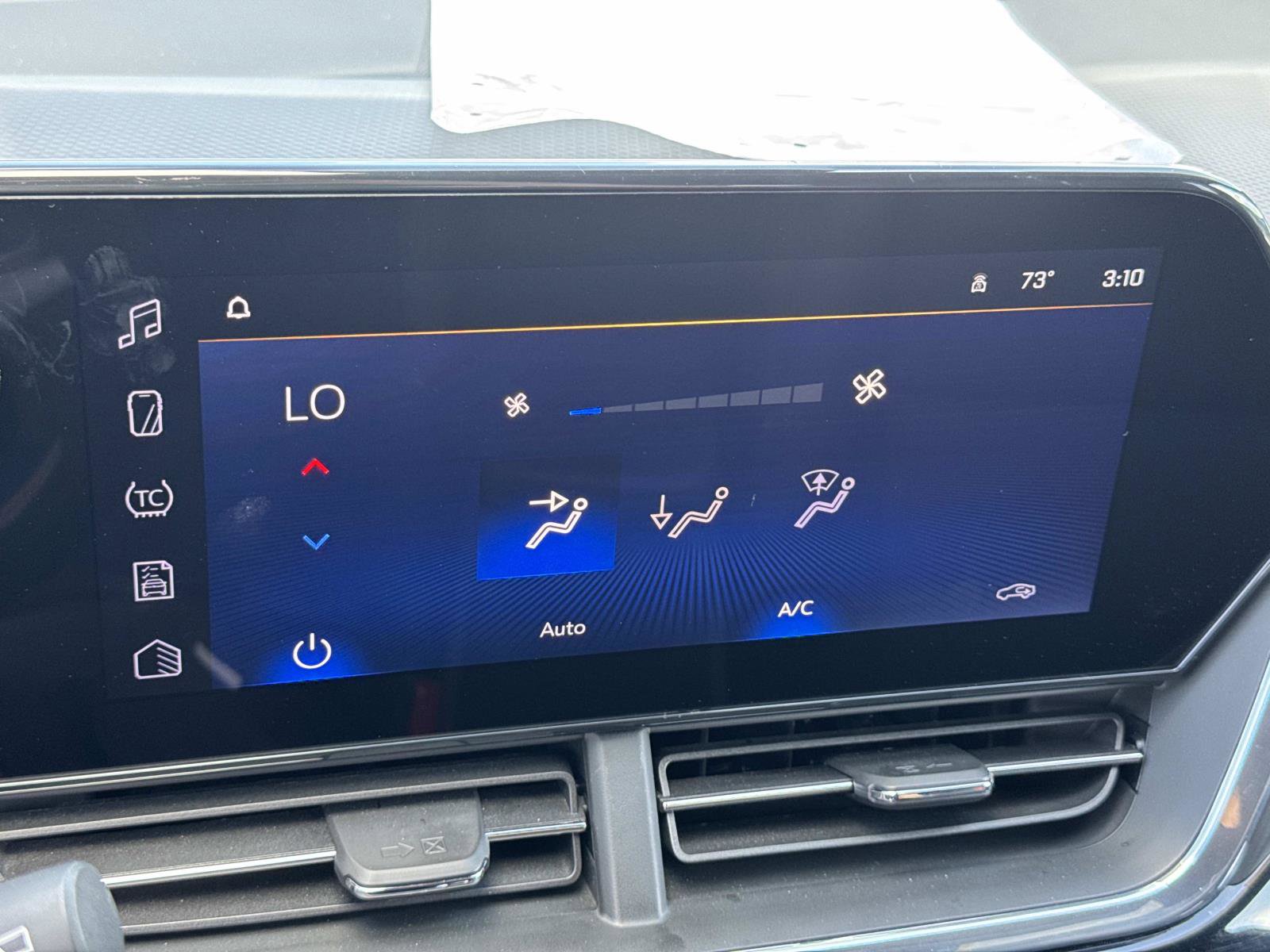 Used 2024 Chevrolet Trax RS w/ Driver Confidence Package image 14