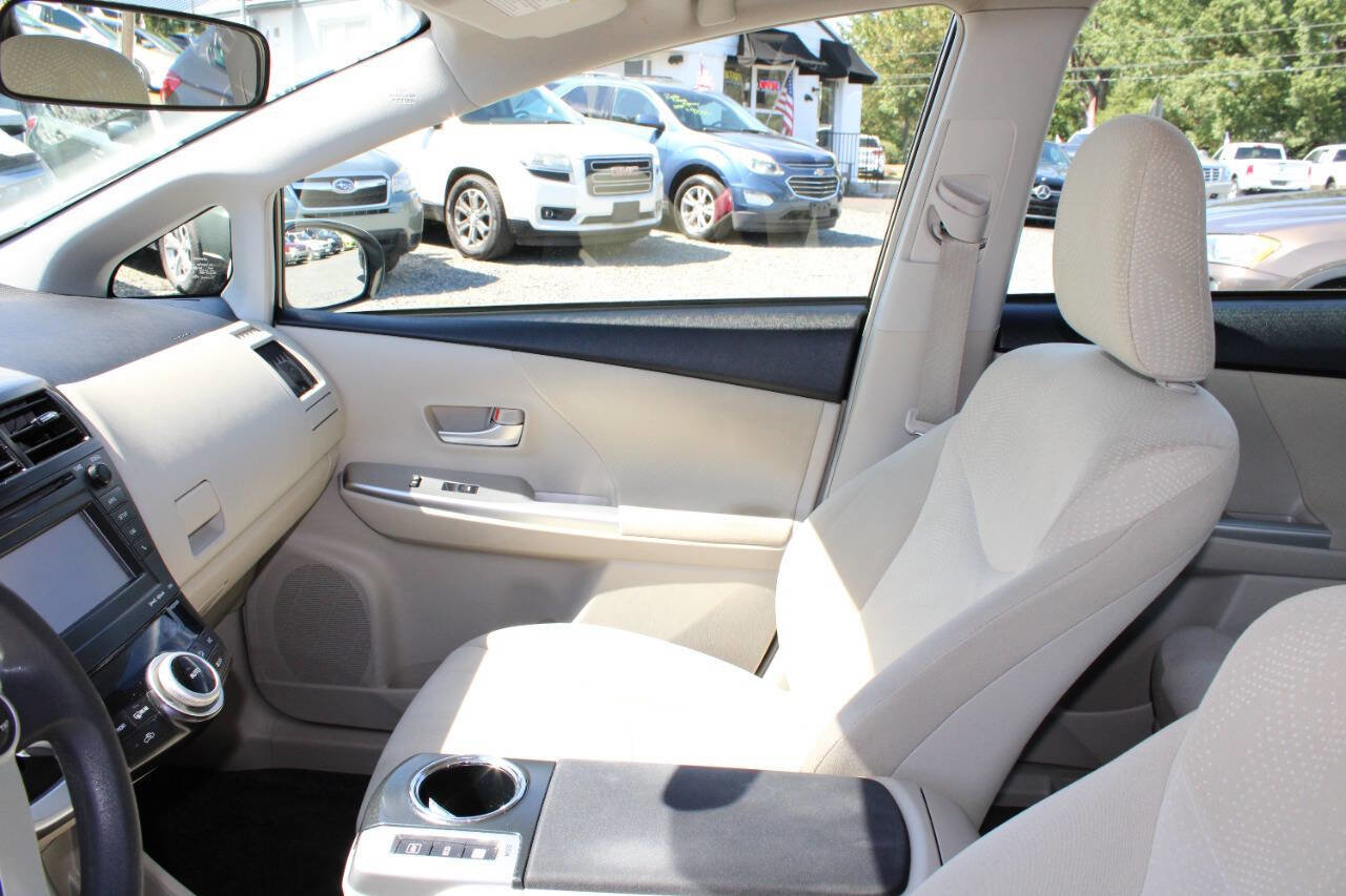 Used 2014 Toyota Prius V Three image 14