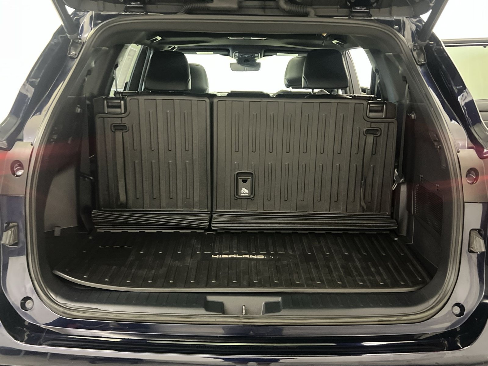 Used 2021 Toyota Highlander XSE AWD/4WD image 26