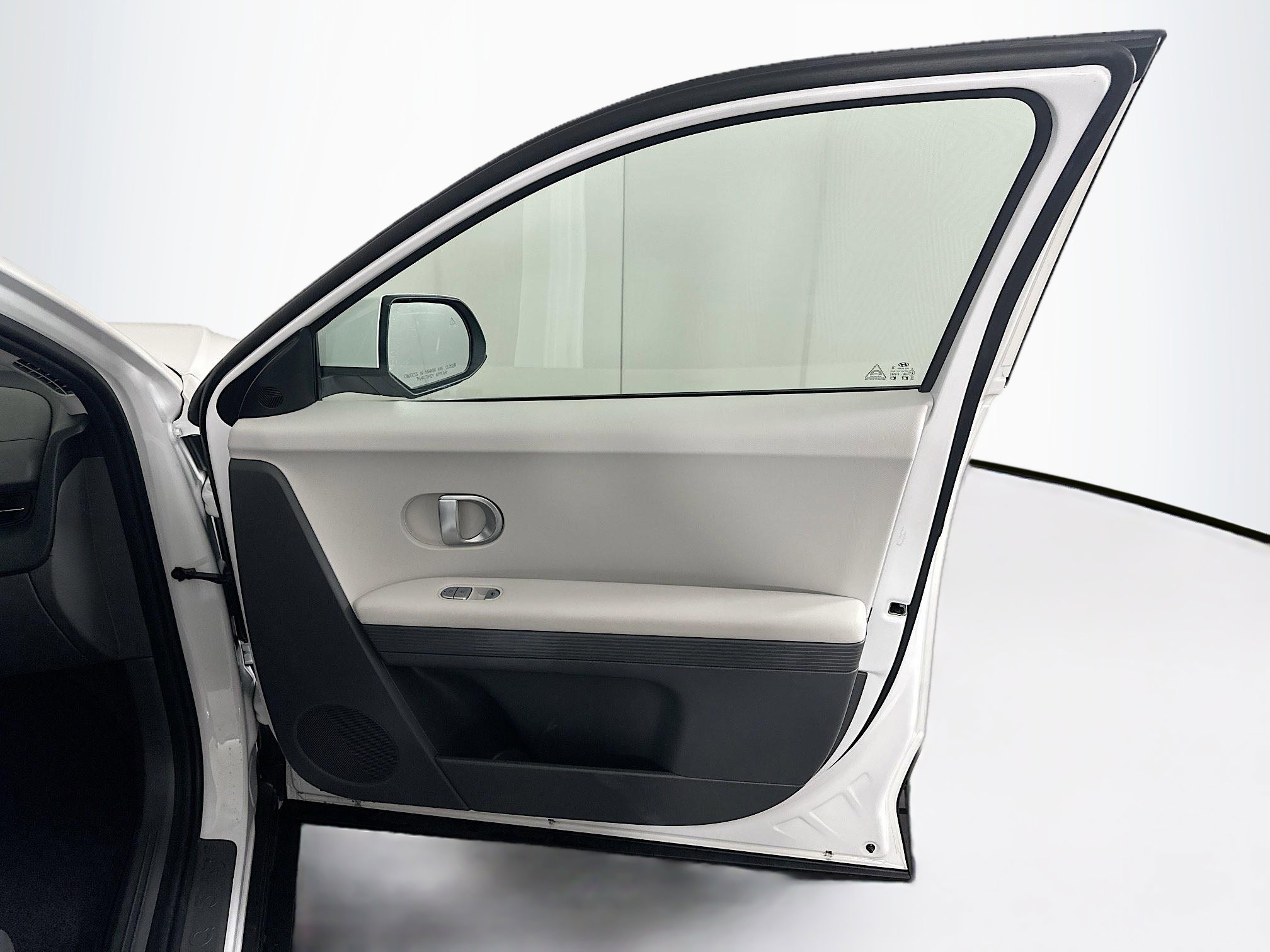 Used 2024 Hyundai Ioniq 5 SE RWD image 31