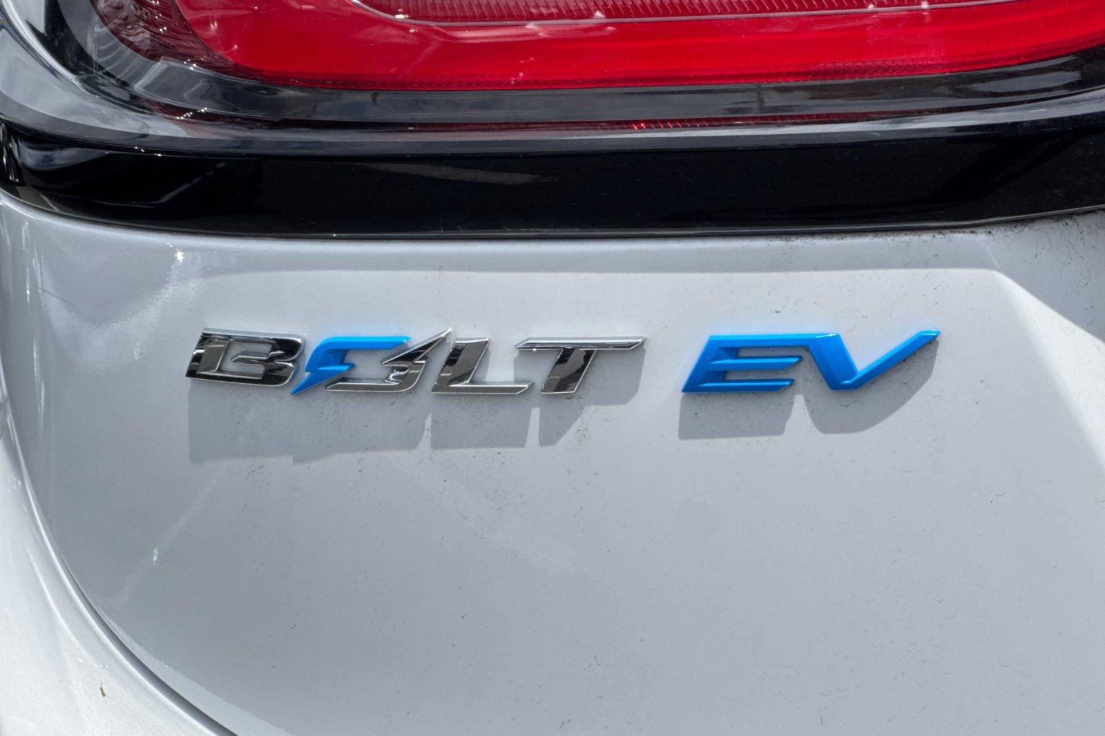 Used 2023 Chevrolet Bolt LT w/ Infotainment Package FWD image 48