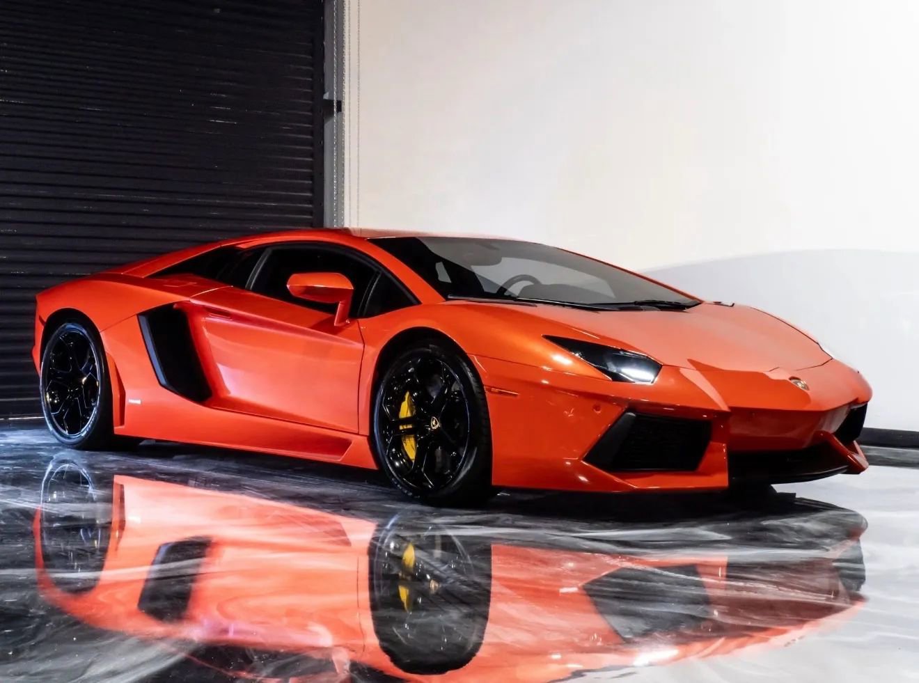 Used 2012 Lamborghini Aventador LP 700-4 image 3