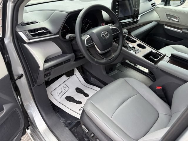 Used 2024 Toyota Sienna XLE w/ XLE Plus Package AWD/4WD image 45