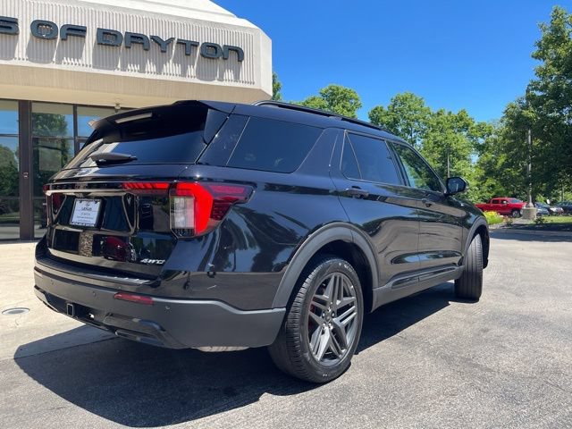 Used 2025 Ford Explorer ST-Line w/ ST-Line Street Pack AWD/4WD image 3