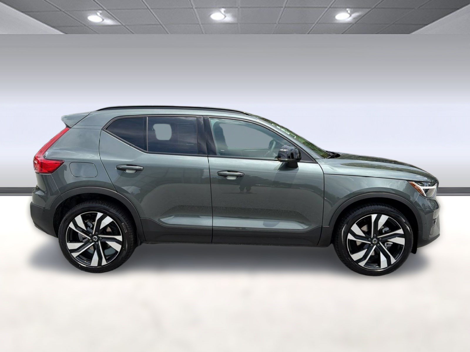 New 2026 Volvo XC40 B5 Plus w/ Climate Package AWD/4WD image 8