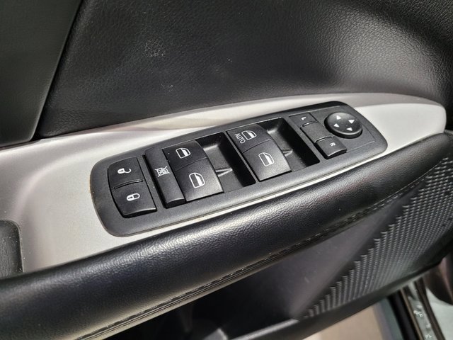 Used 2020 Dodge Journey SE w/ SE Popular Equipment Group image 39