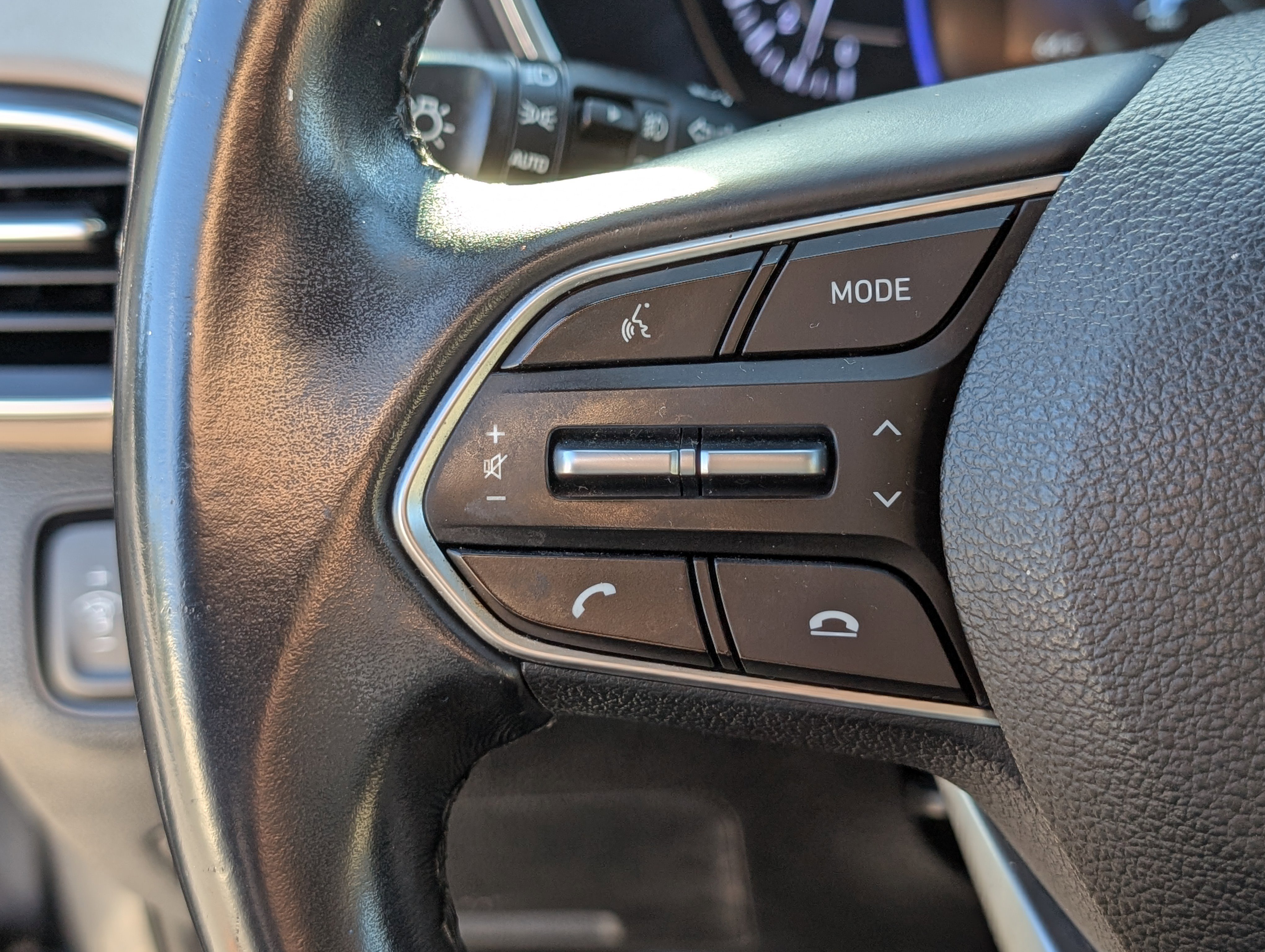 Used 2019 Hyundai Santa Fe Limited image 23