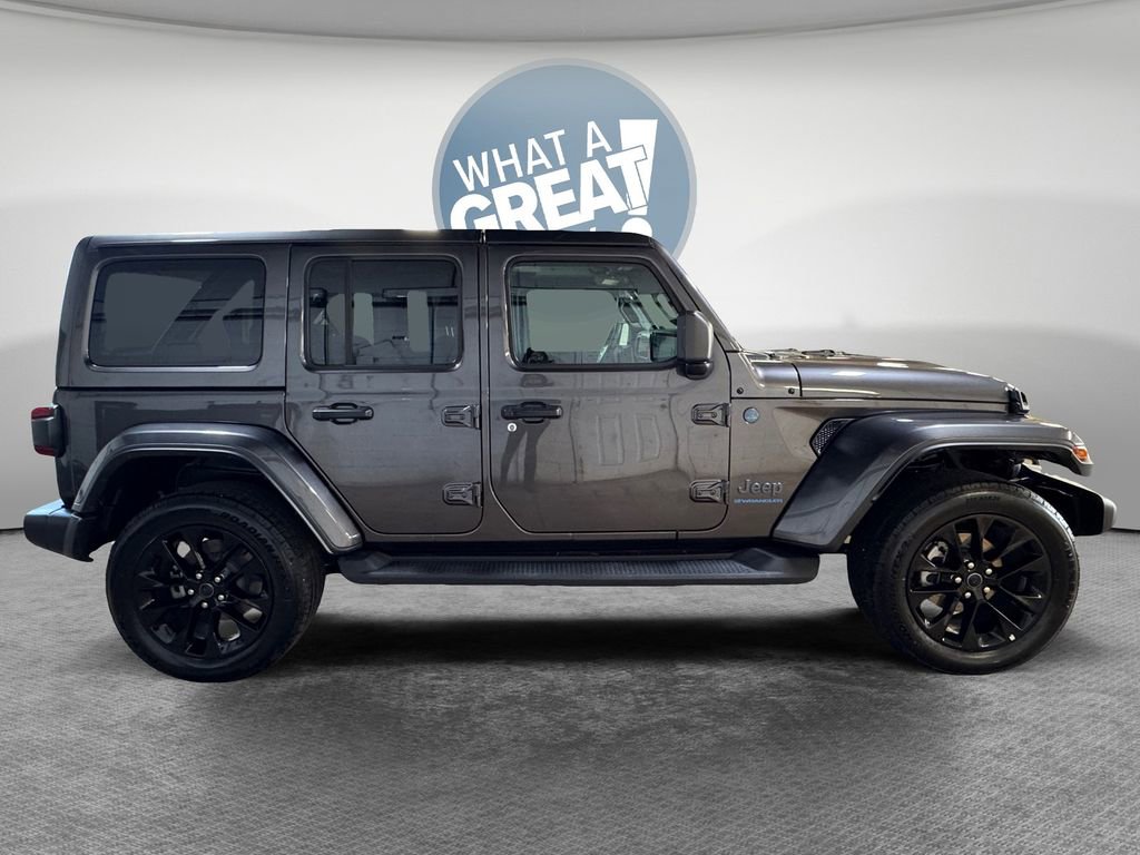 Used 2025 Jeep Wrangler Unlimited Sahara image 2