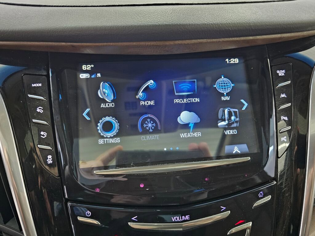 Used 2019 Cadillac Escalade Luxury AWD/4WD image 31