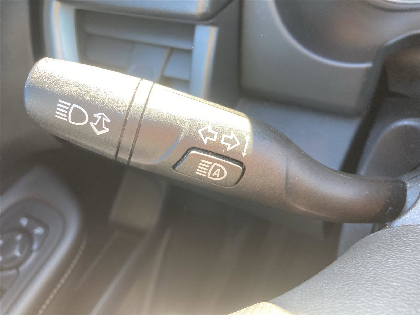 Used 2024 GMC Terrain SLE image 23