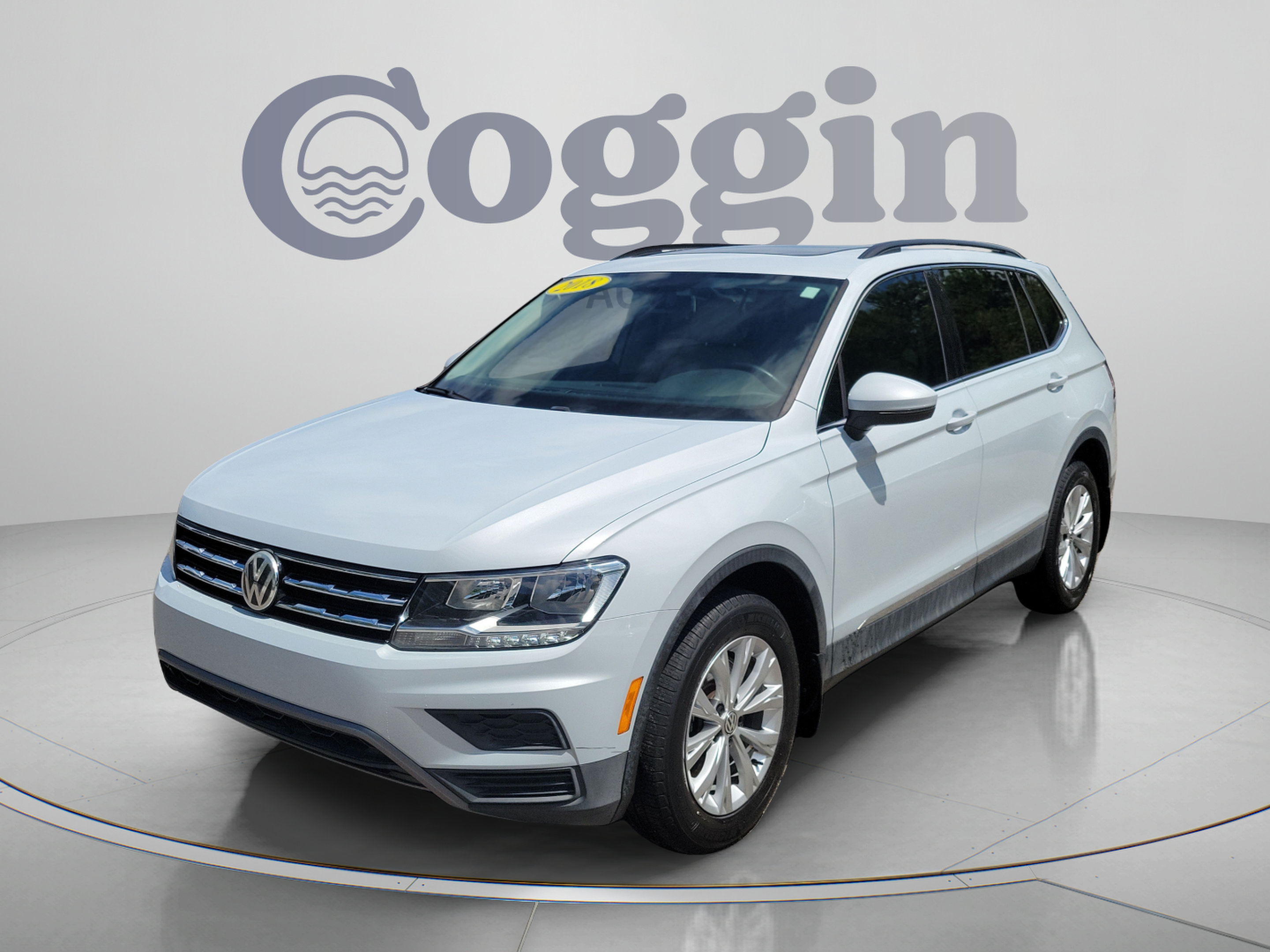 Used 2018 Volkswagen Tiguan SE w/ Panoramic Sunroof Package FWD 360° Tour
