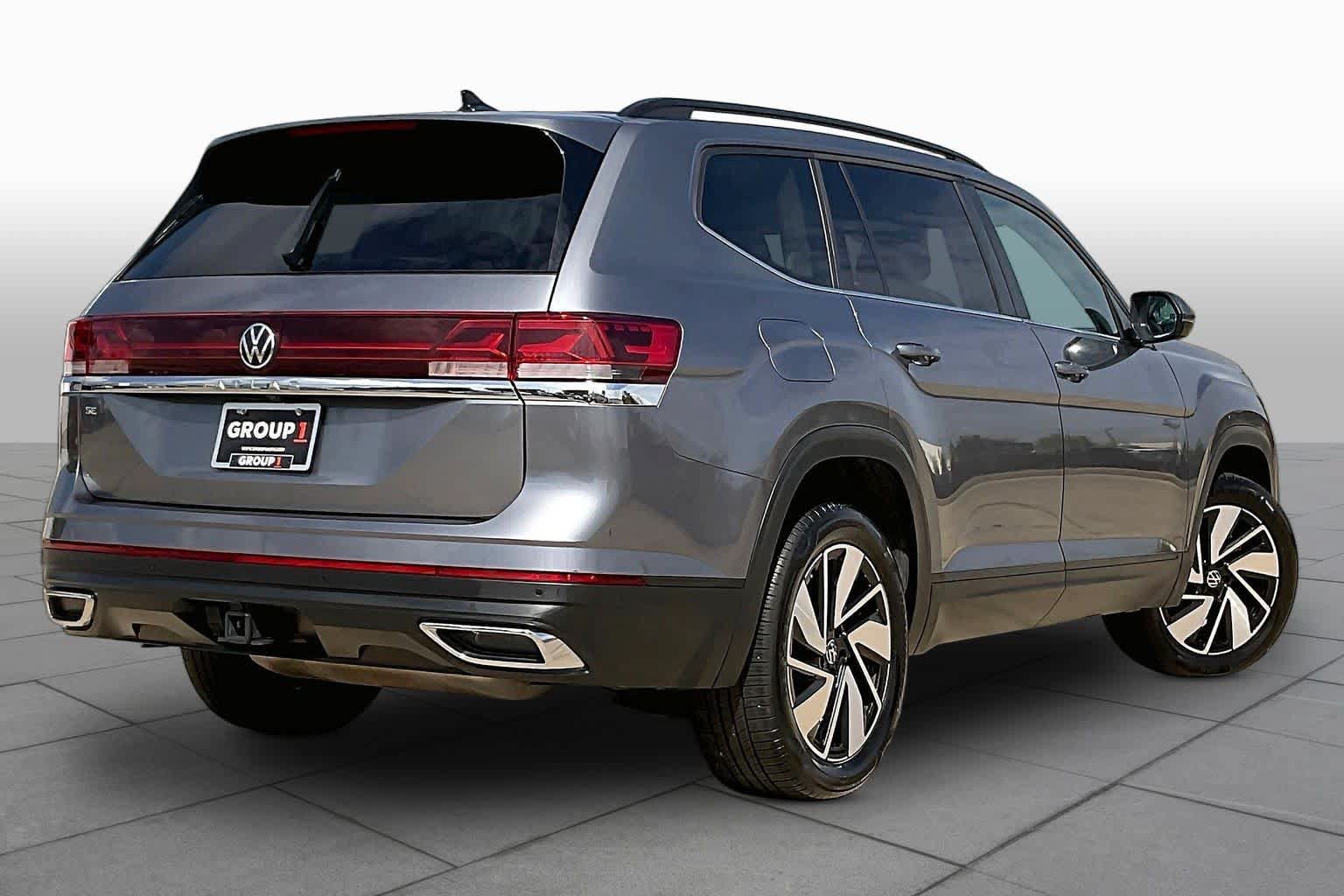 Used 2025 Volkswagen Atlas SE FWD image 12