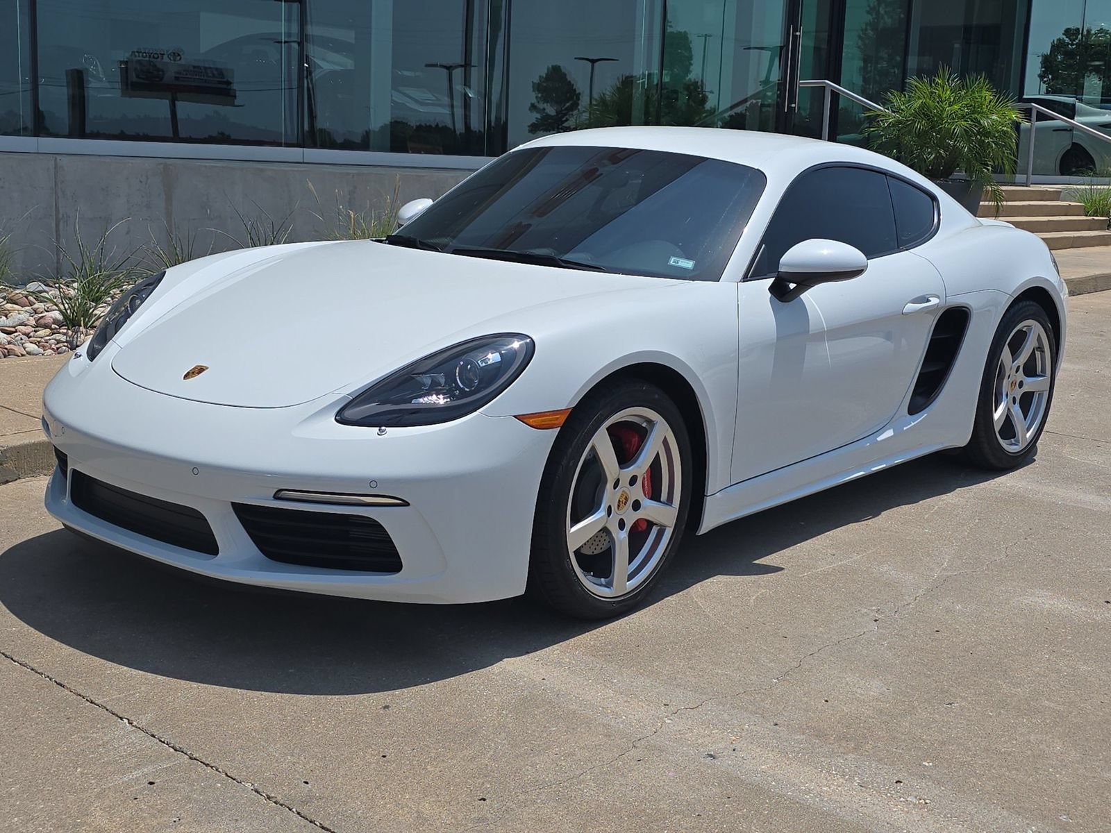 Certified 2023 Porsche 718 Cayman S RWD image 1