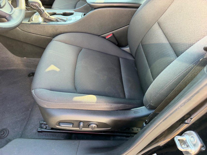 Used 2025 Chevrolet Malibu LT FWD image 18