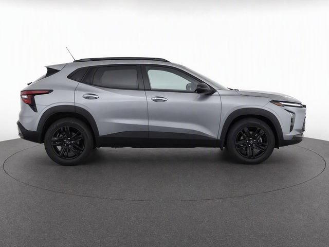 Used 2025 Chevrolet Trax ACTIV w/ Sunroof Package FWD image 8