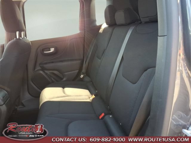 Used 2023 Jeep Renegade Latitude AWD/4WD image 21