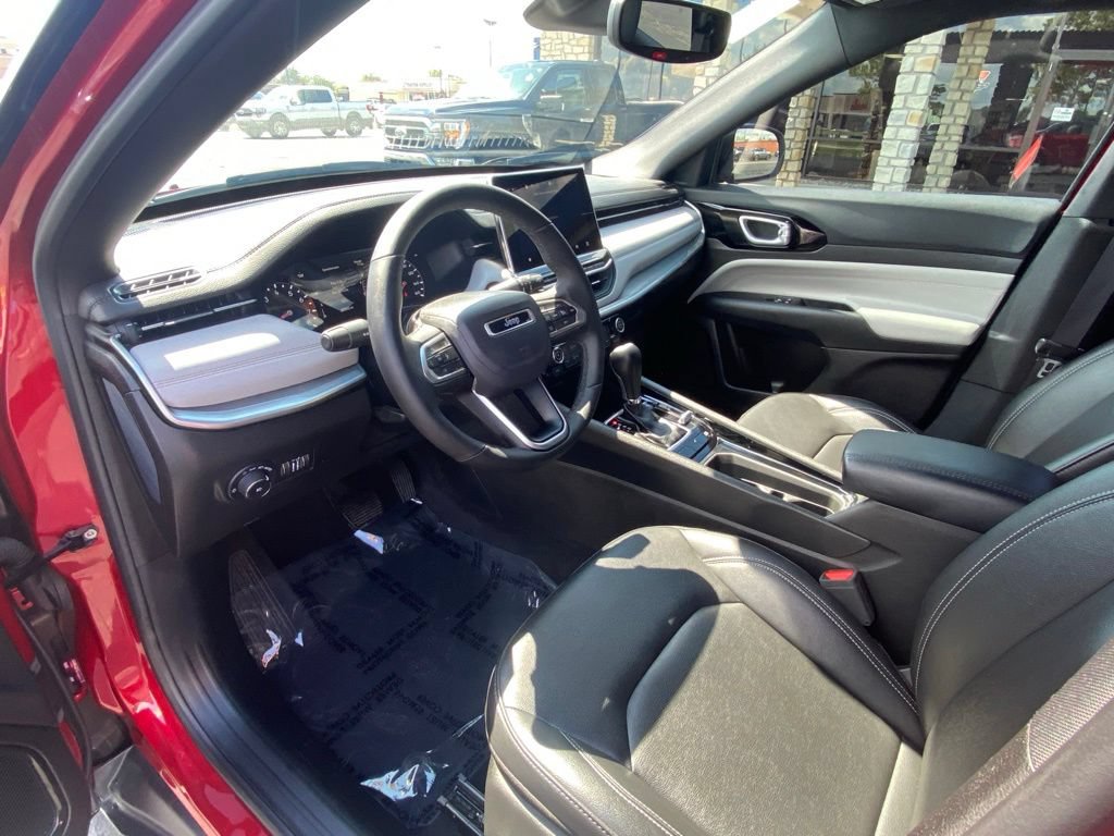 Used 2025 Jeep Compass Limited AWD/4WD image 22
