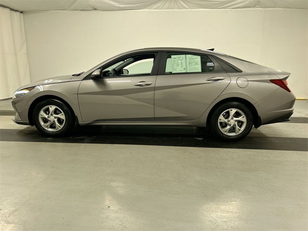 Used 2023 Hyundai Elantra SE image 7