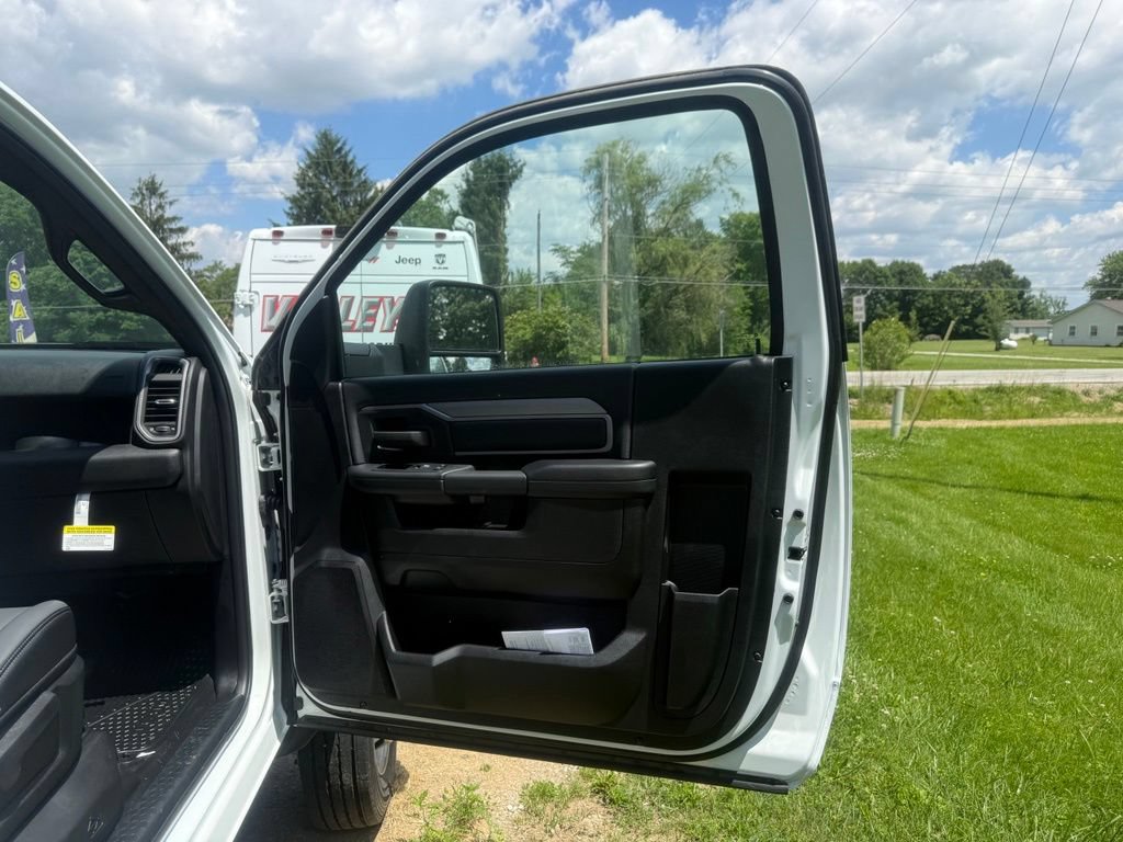 New 2024 RAM 5500 Tradesman RWD image 46