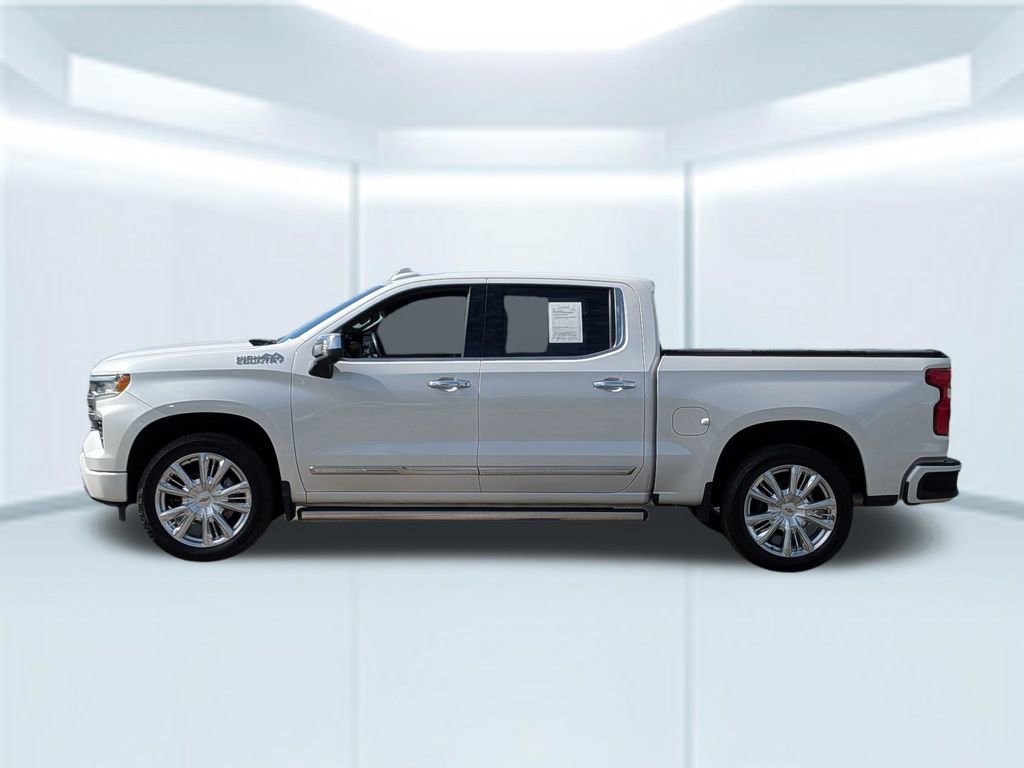 Used 2023 Chevrolet Silverado 1500 High Country w/ High Country Premium Package AWD/4WD image 2