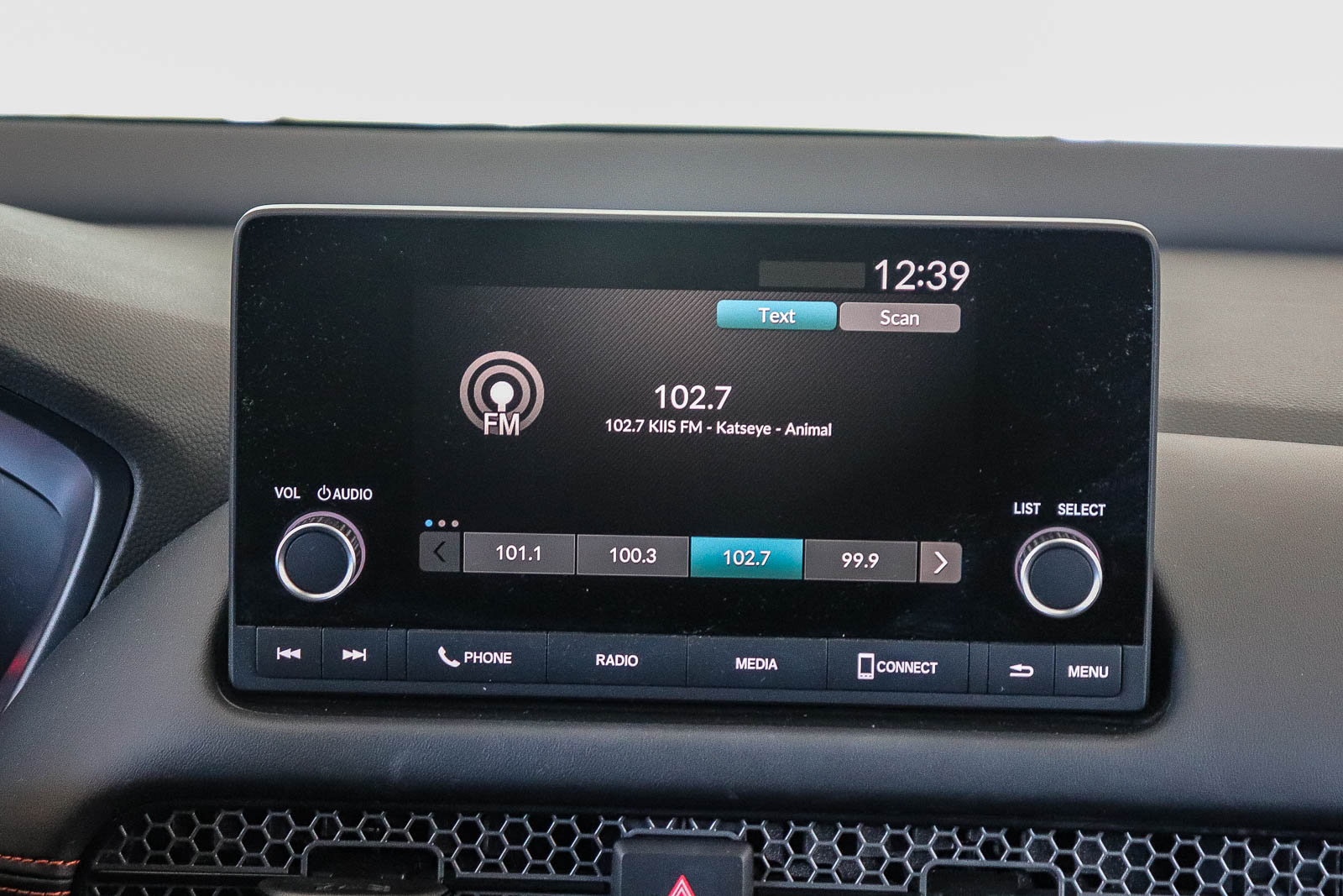 Certified 2025 Honda HR-V Sport image 17