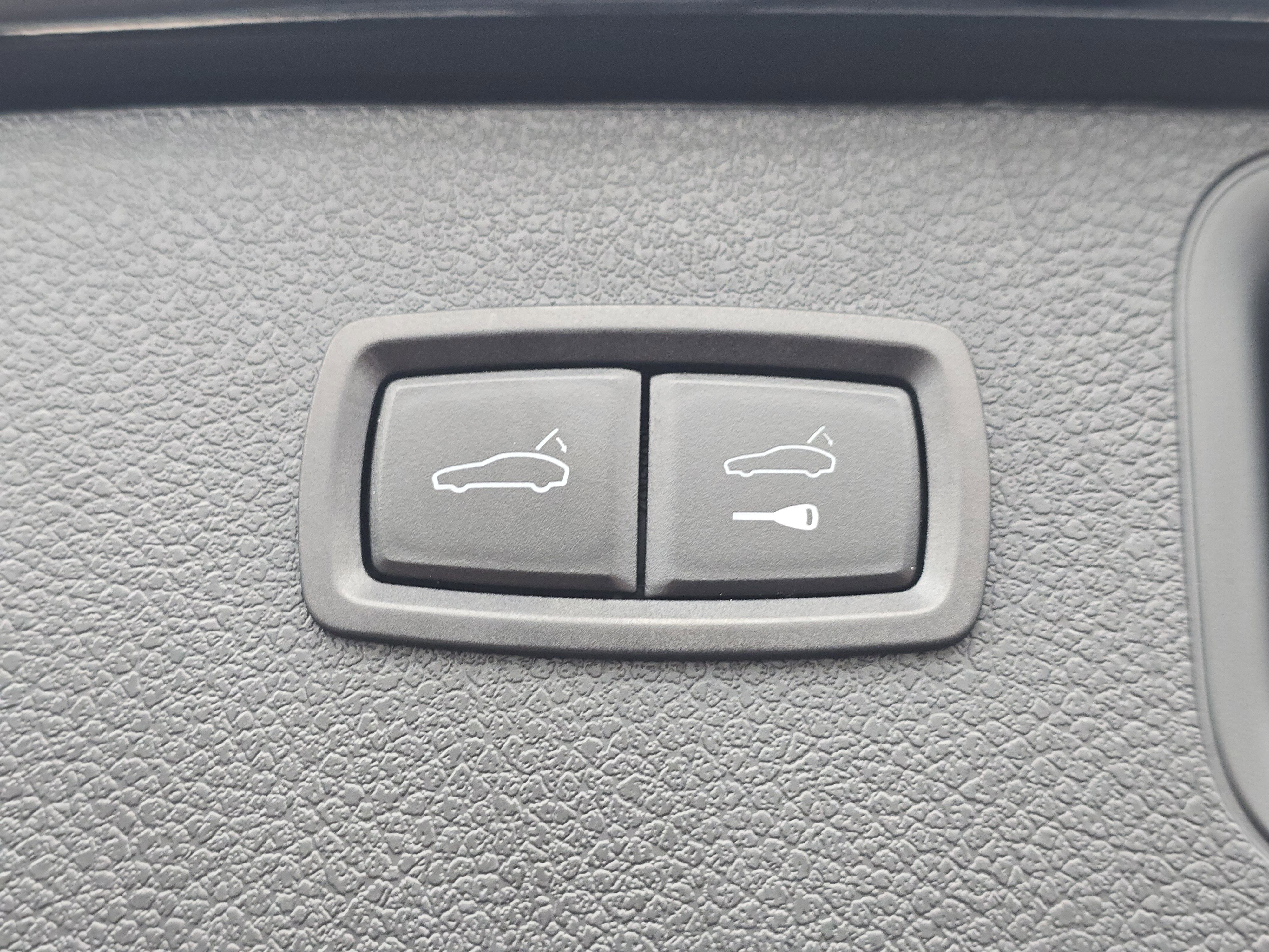 Certified 2025 Porsche Macan image 26