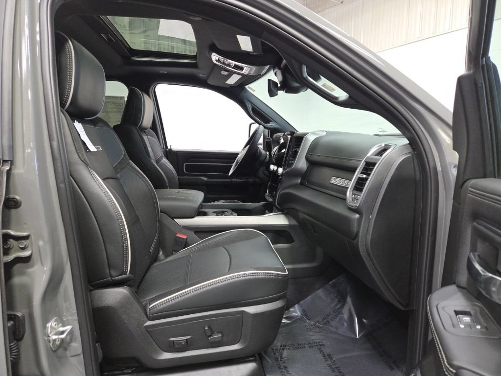 New 2026 RAM 2500 Laramie w/ Night Edition AWD/4WD image 10