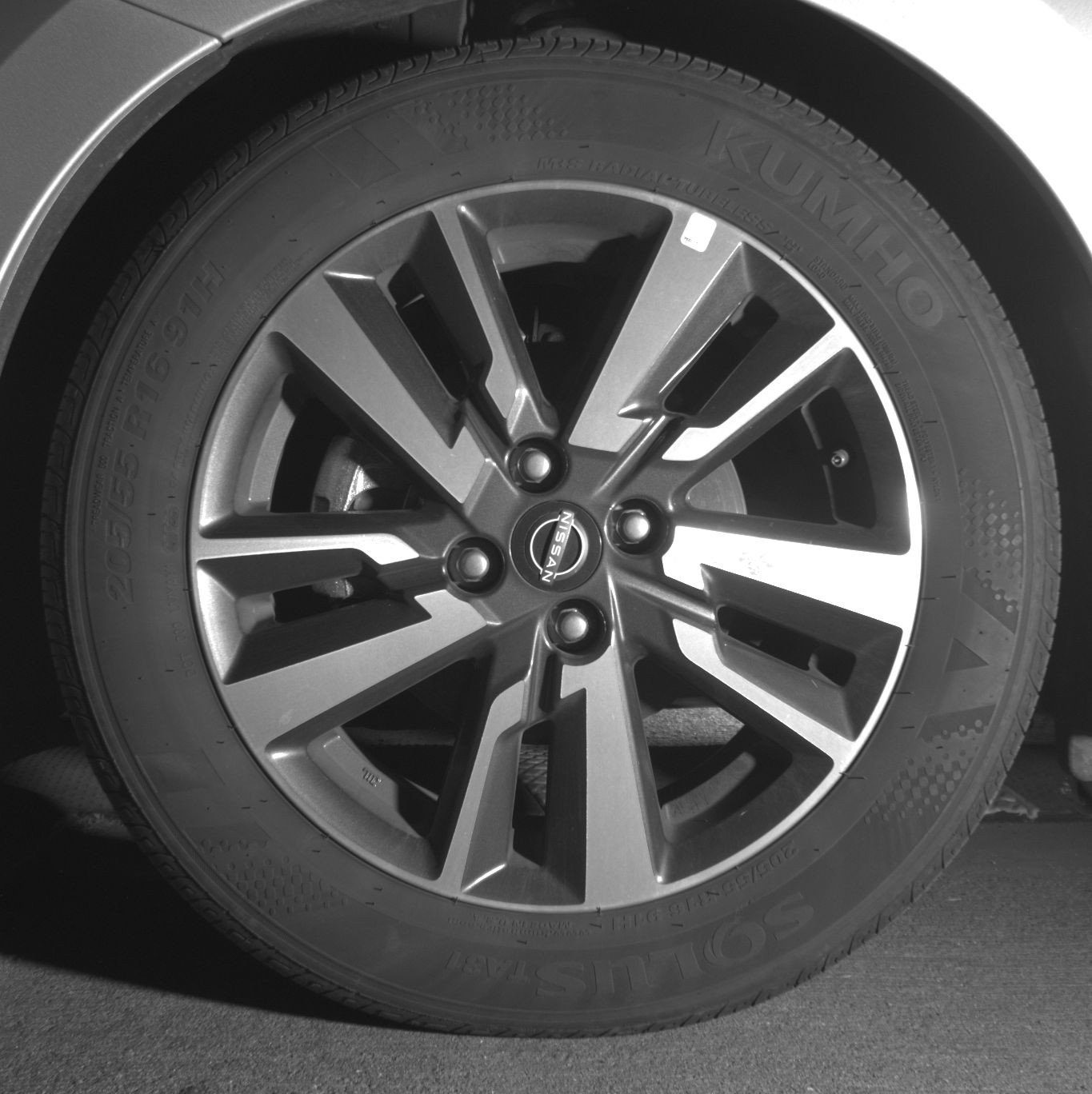 Used 2025 Nissan Versa SV FWD image 12