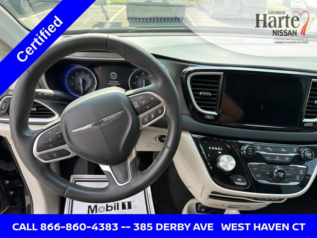 Used 2023 Chrysler Pacifica Touring-L FWD image 12
