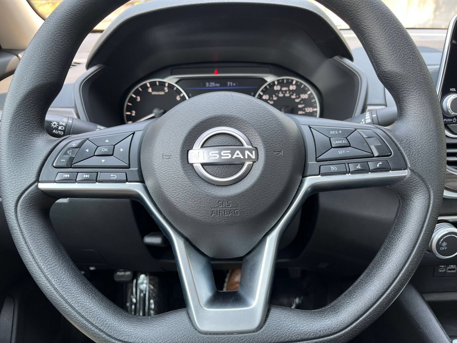 Used 2025 Nissan Altima 2.5 SV FWD image 28
