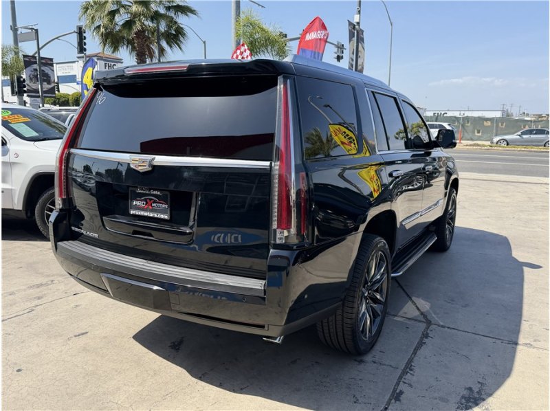 Used 2017 Cadillac Escalade Premium Luxury RWD image 58