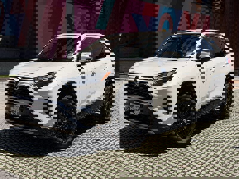 Used 2022 Toyota RAV4 SE w/ SE Grade Weather Package AWD/4WD image 1